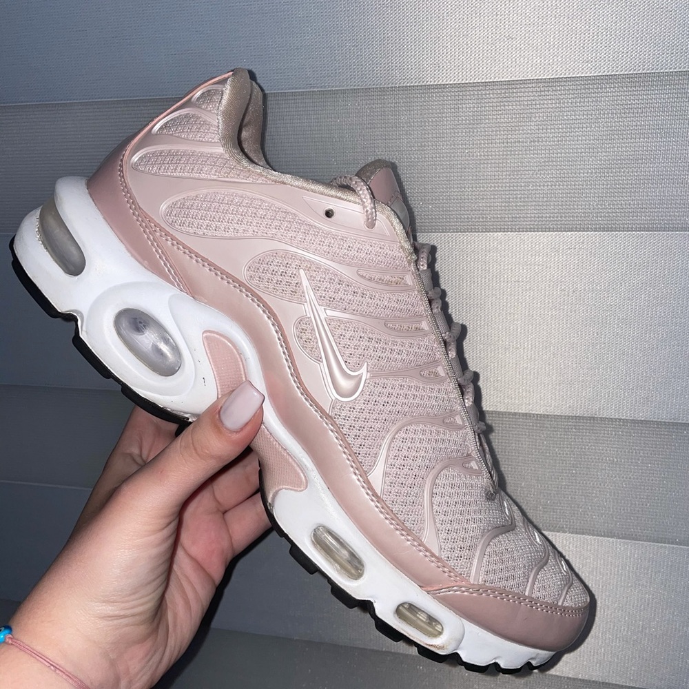 Nike Air Max Plus Premium ‘Barely Rose’